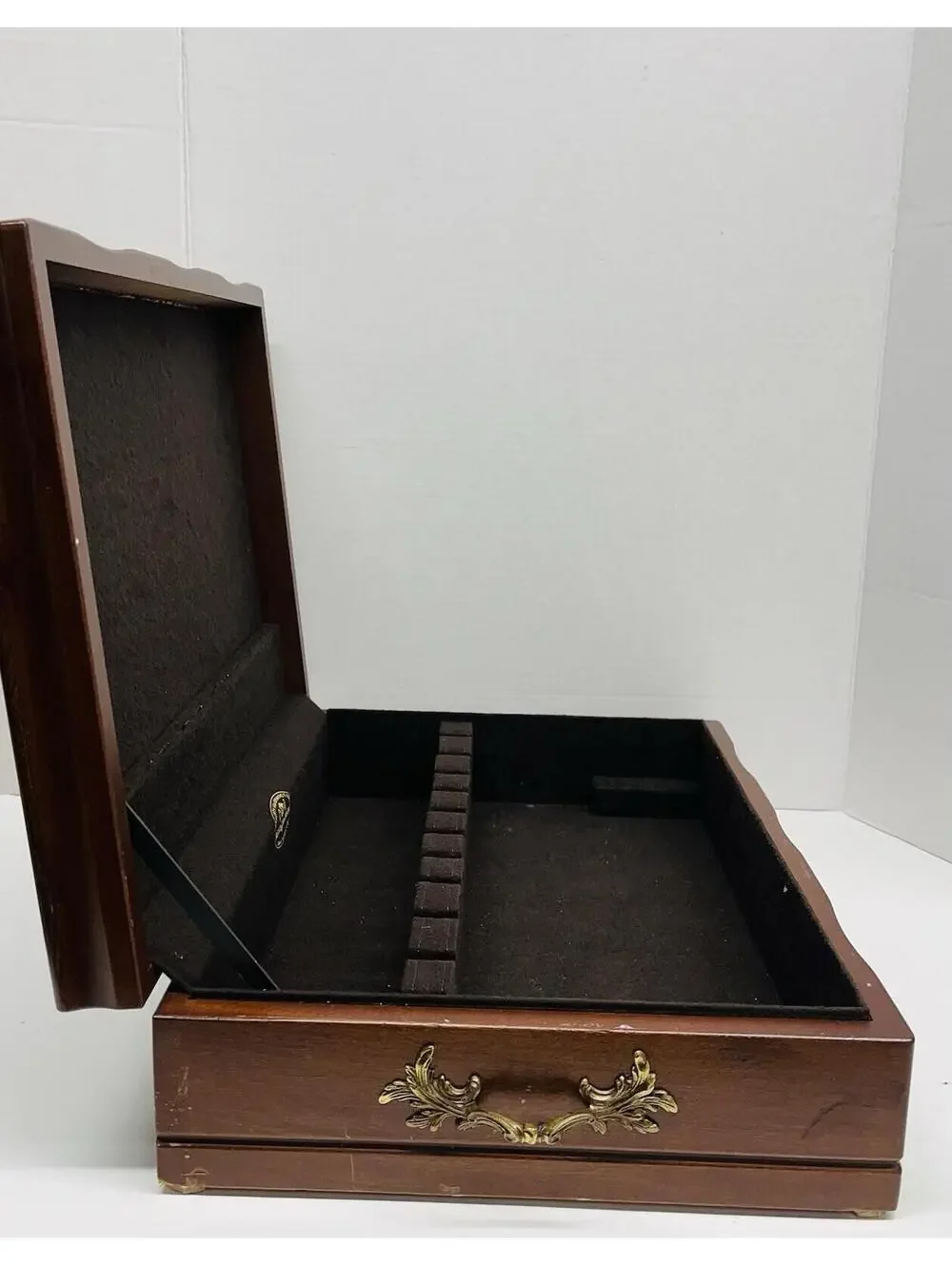 Reed & Barton Anti-Tarnish Eureka Wooden Silverware Flatware Storage Chest Box